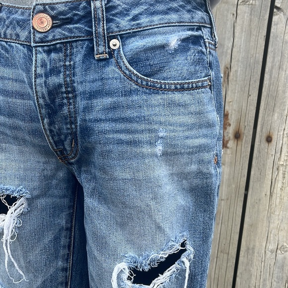 AMERICAN EAGLE DISTRESSED JEANS SZ 2 - Picture 4 of 5